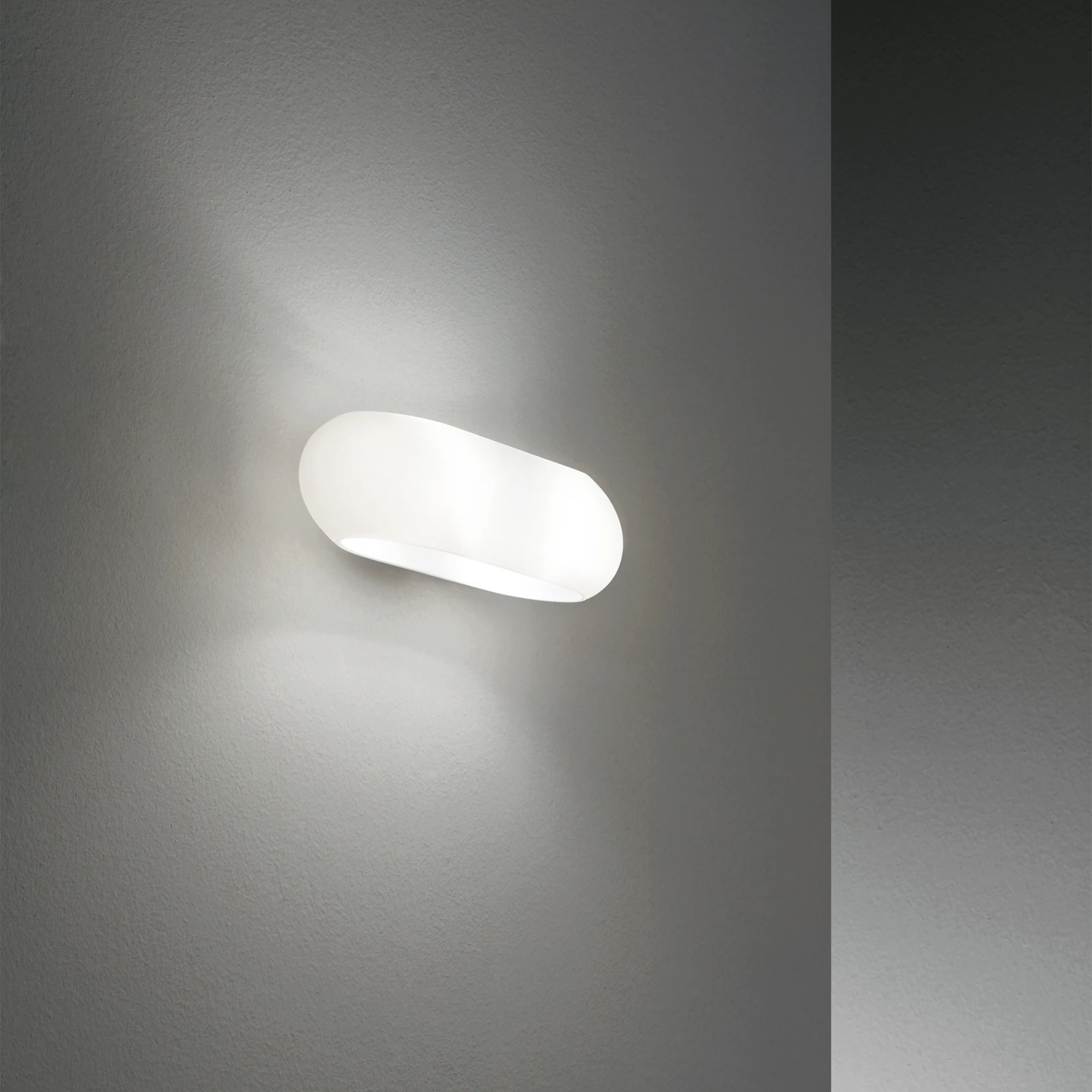 Moris AP2 by Ideal Lux, installed