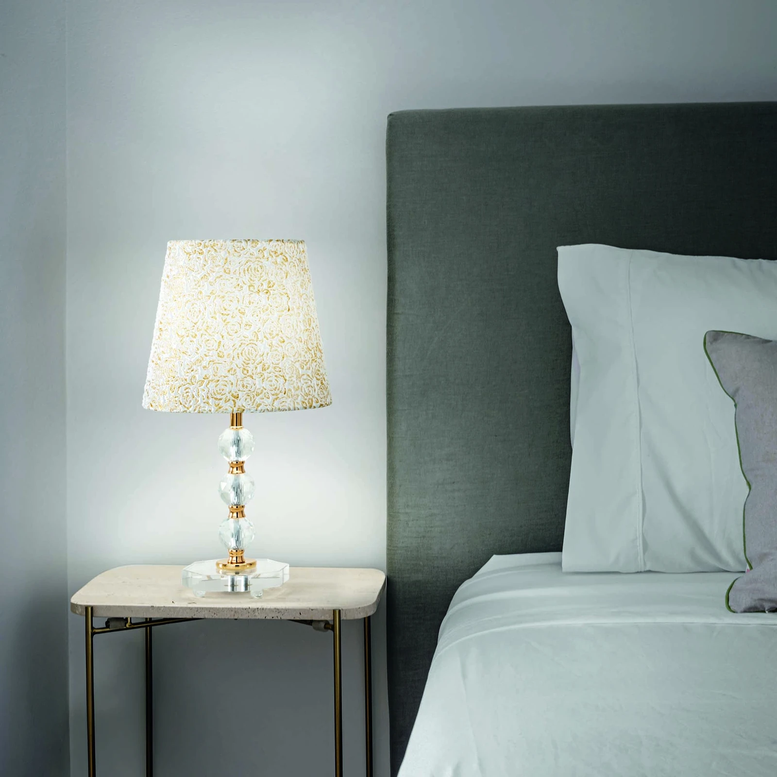 Queen TL1 by Ideal Lux, installed