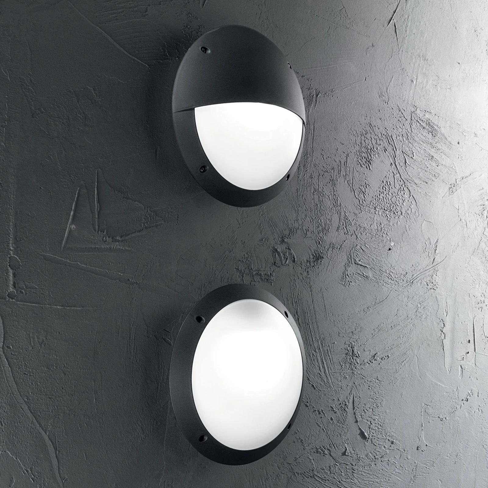 Polar-2 AP1 by Ideal Lux, installed
