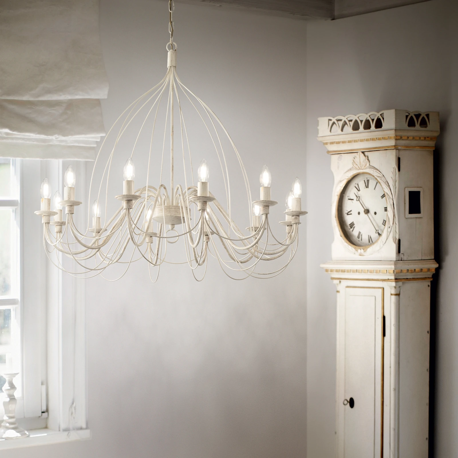 Corte SP12 White installed in an interior
