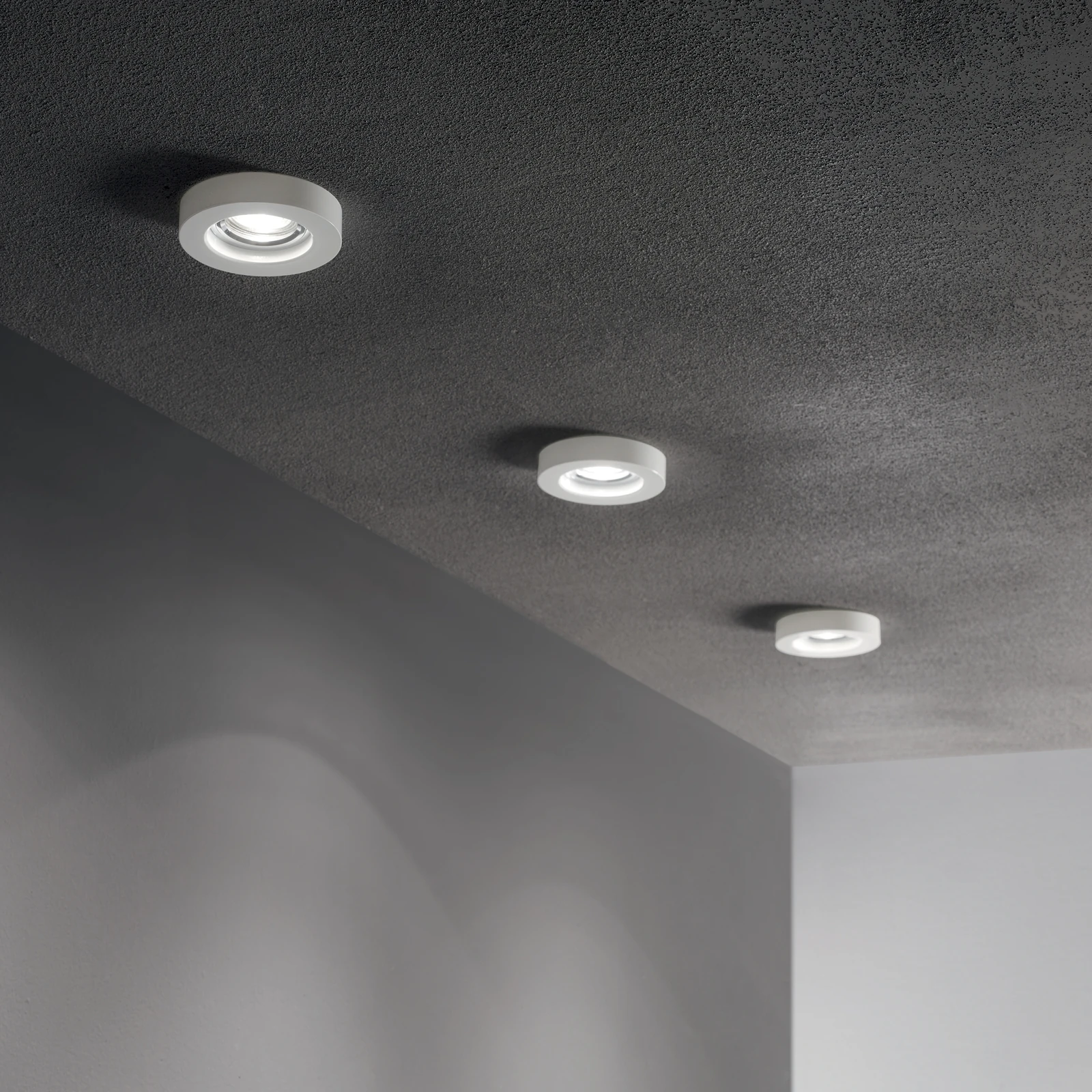 Es Fi Round Blues Smoked* installed in an interior
