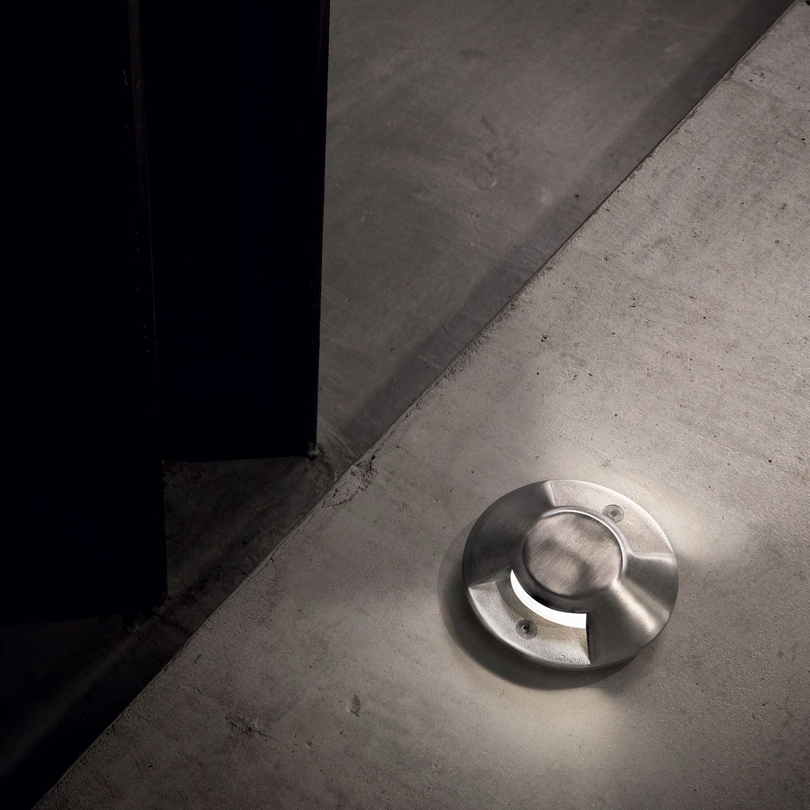 Rocket Fi D9.0 Double 4000K by Ideal Lux, installed