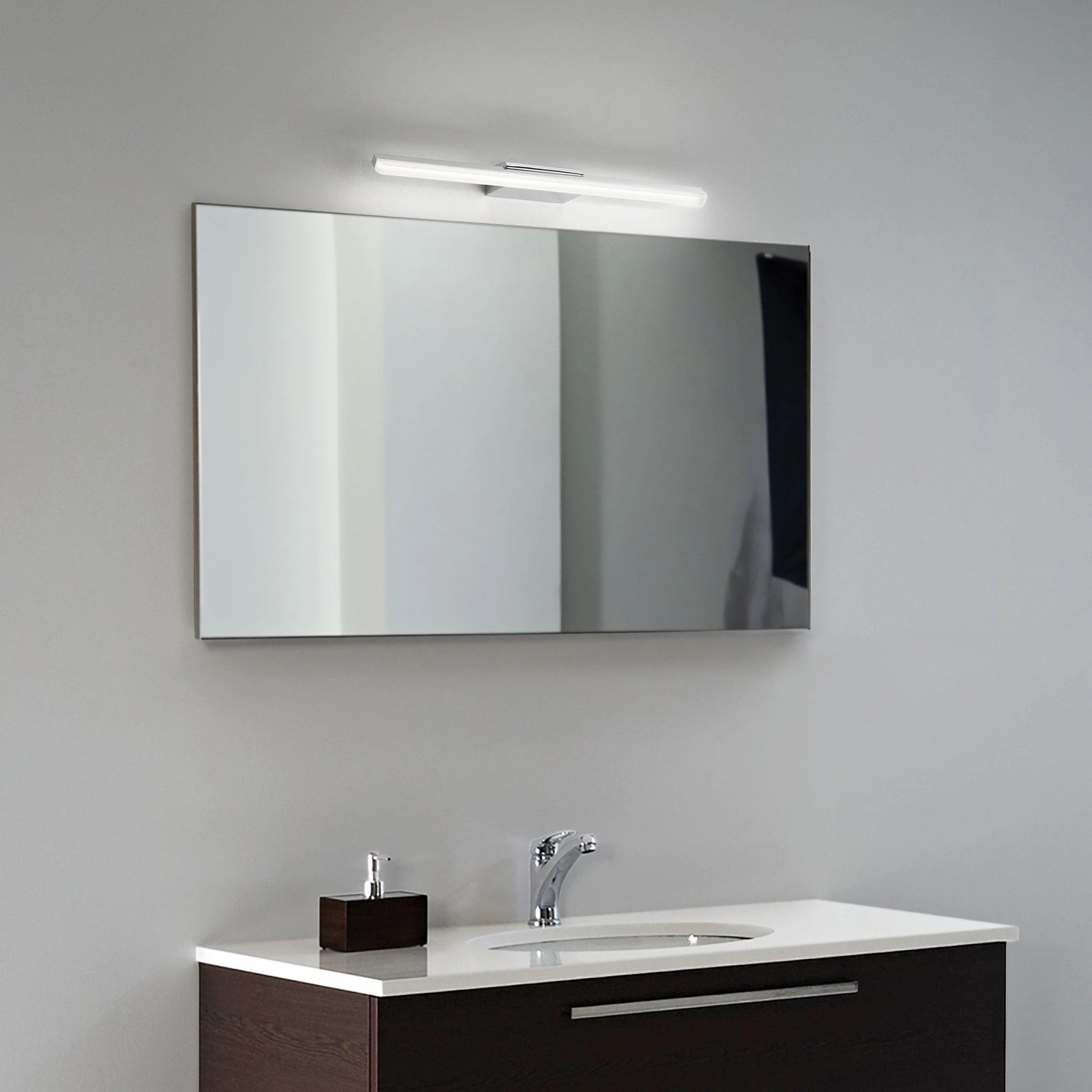 Riflesso AP D62 White installed in an interior