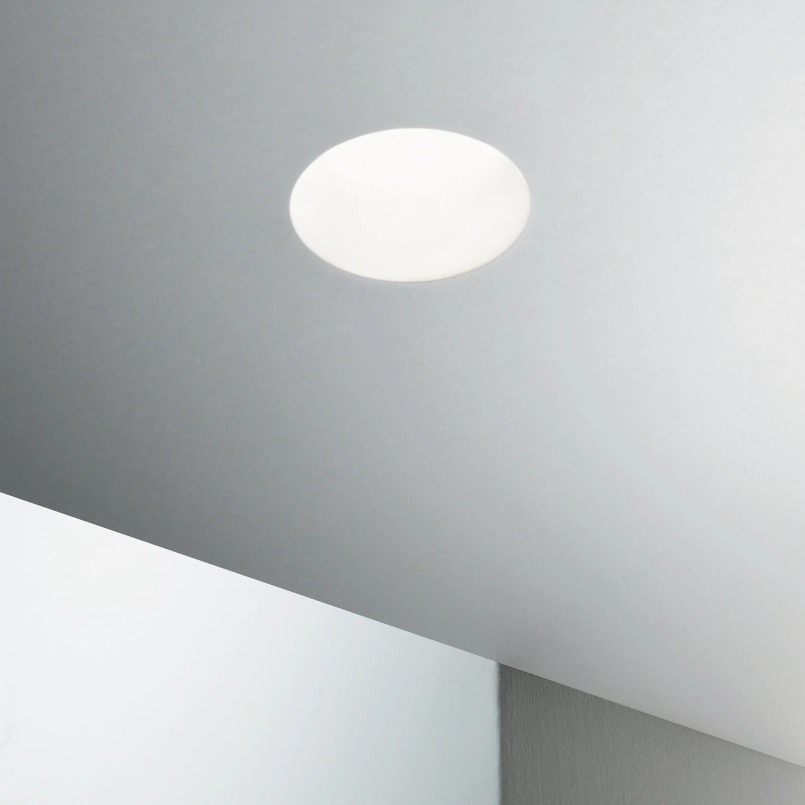 Samba Fi D60 Round installed in an interior