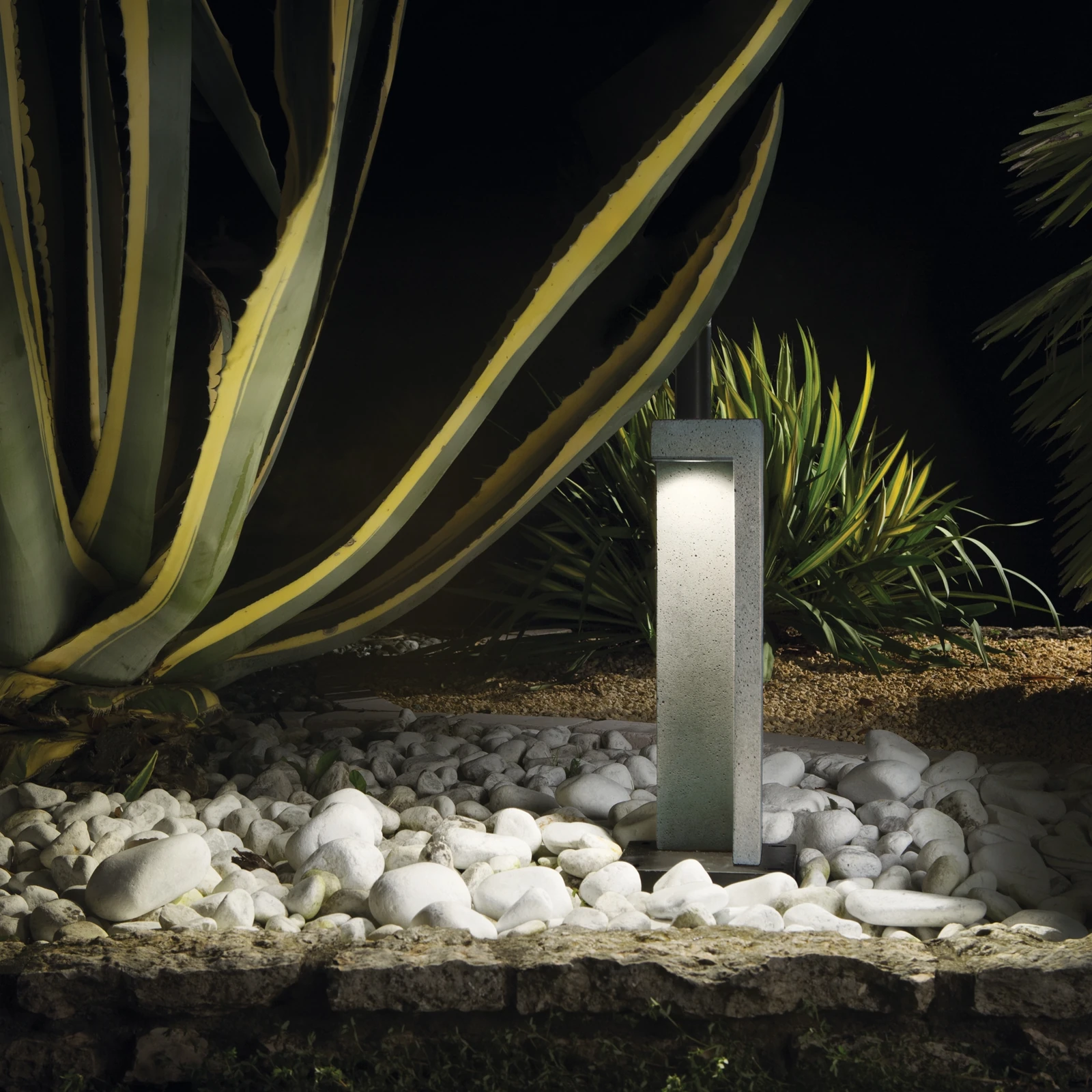 Titano PT H49 4000K by Ideal Lux, installed