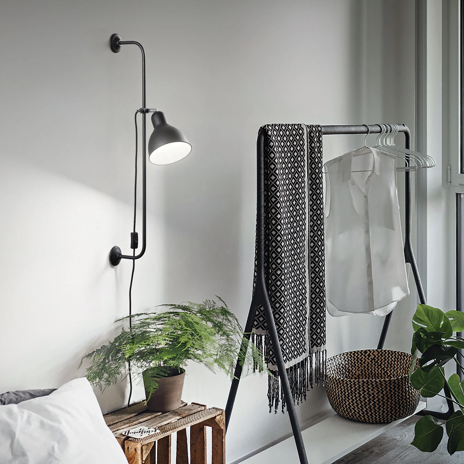 Shower AP1 by Ideal Lux, installed