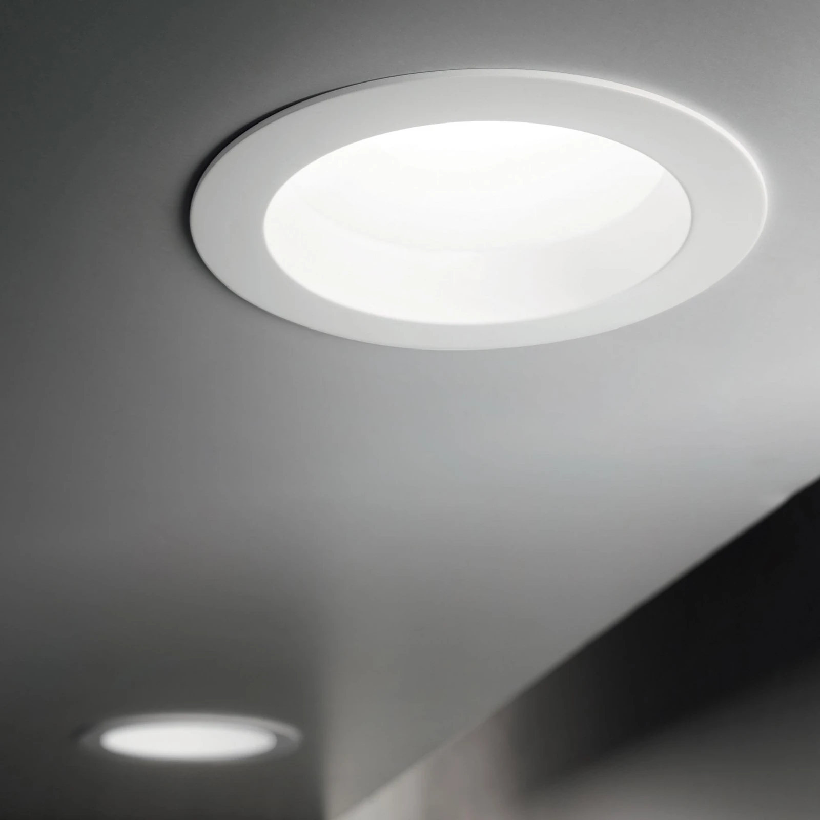 Basic Fi Wide 15W 3000K installed in an interior