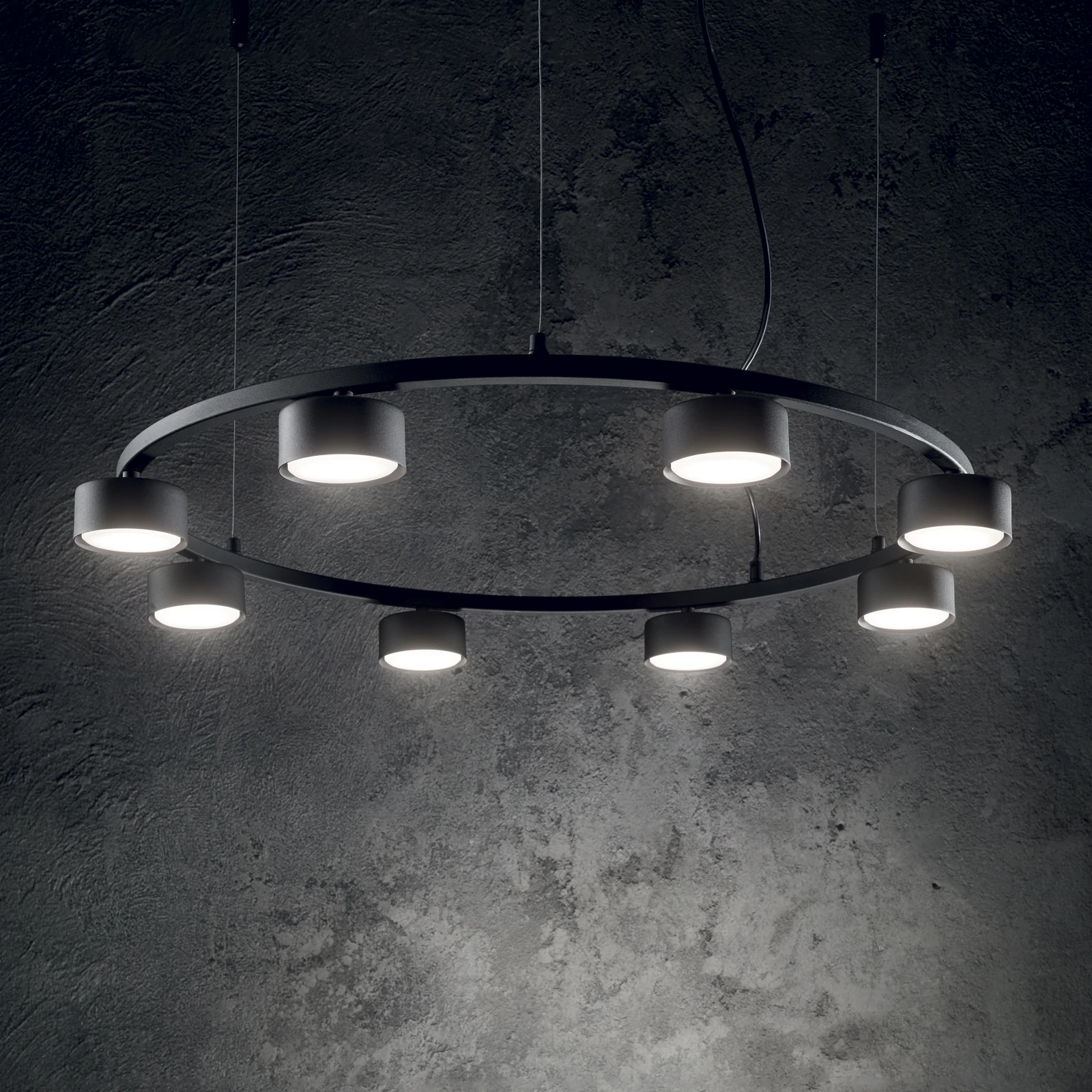 Minor Linear SP6 by Ideal Lux, installed