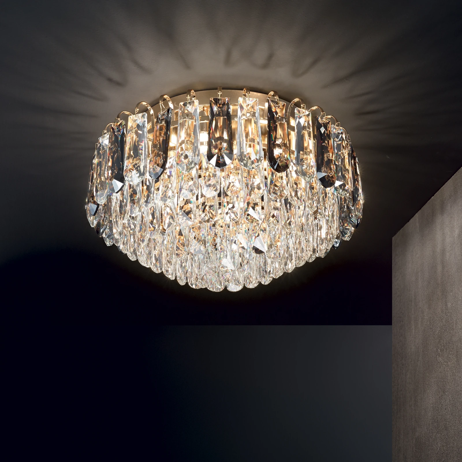 Magnolia PL7 by Ideal Lux, installed