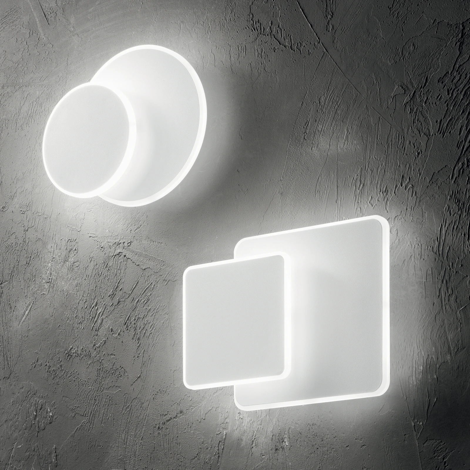 Pouche Wall Light by Ideal Lux, installed
