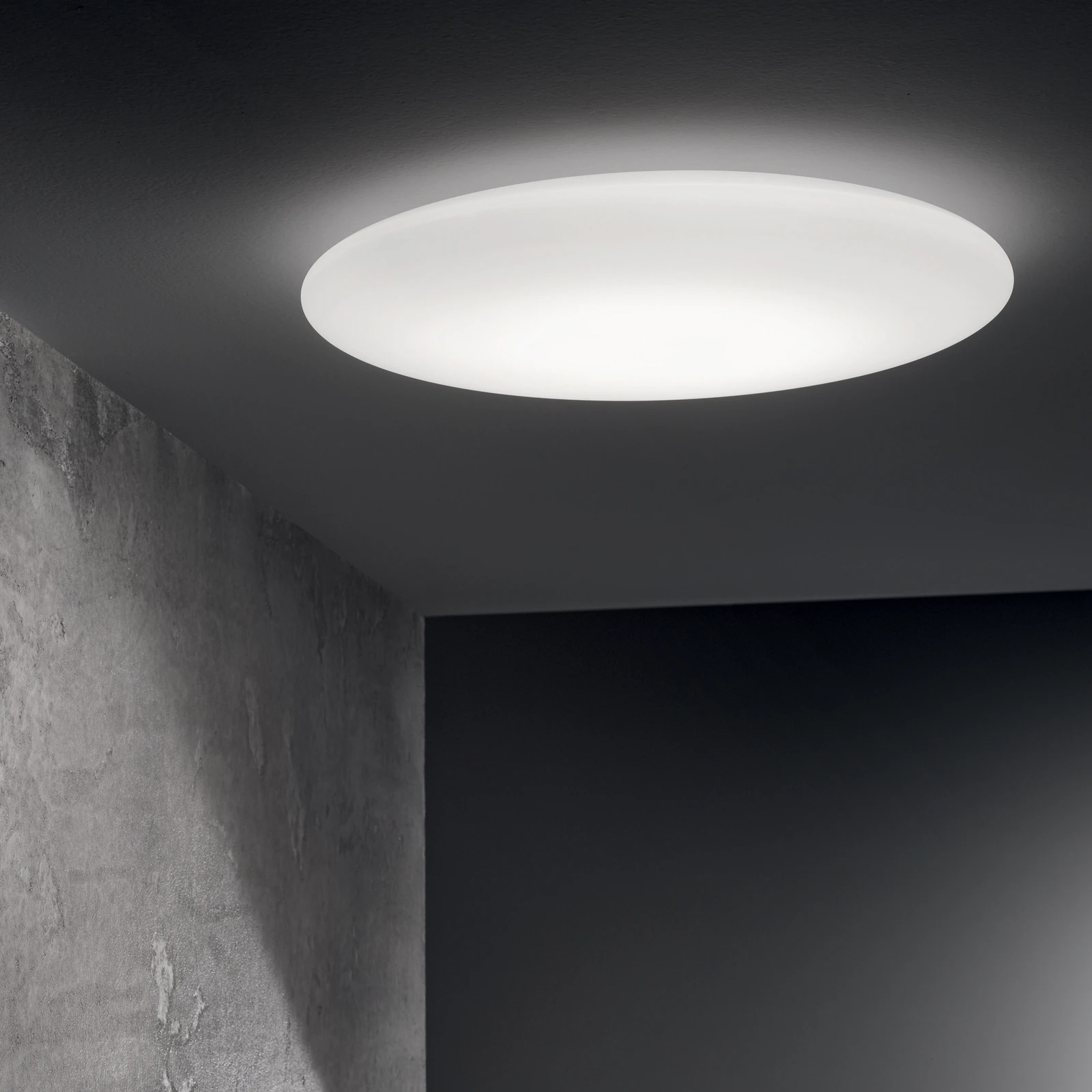 Level Ceiling Light by Ideal Lux, installed