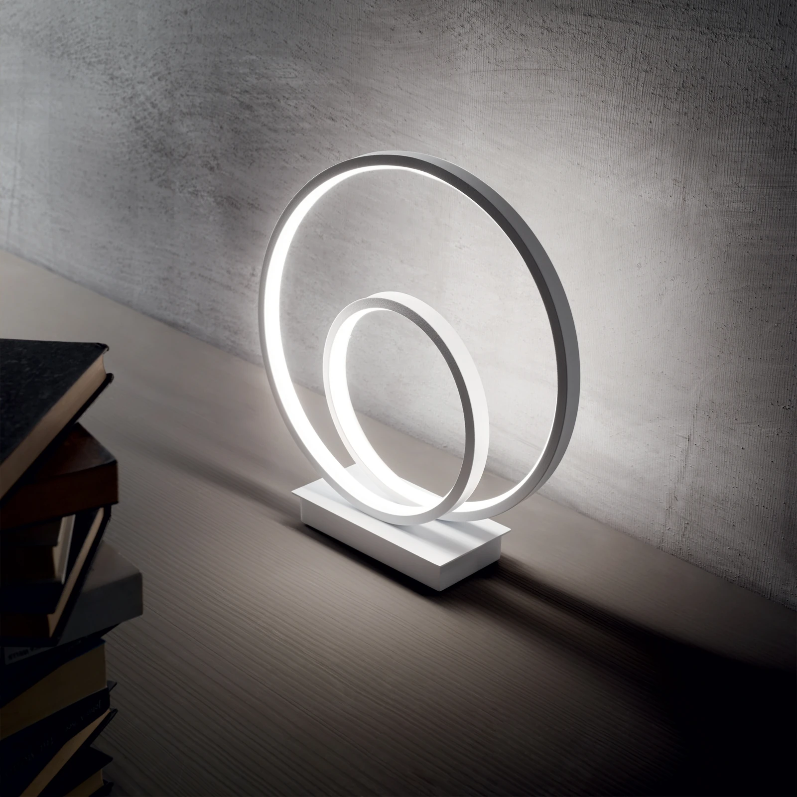 Oz Table Lamp by Ideal Lux, installed