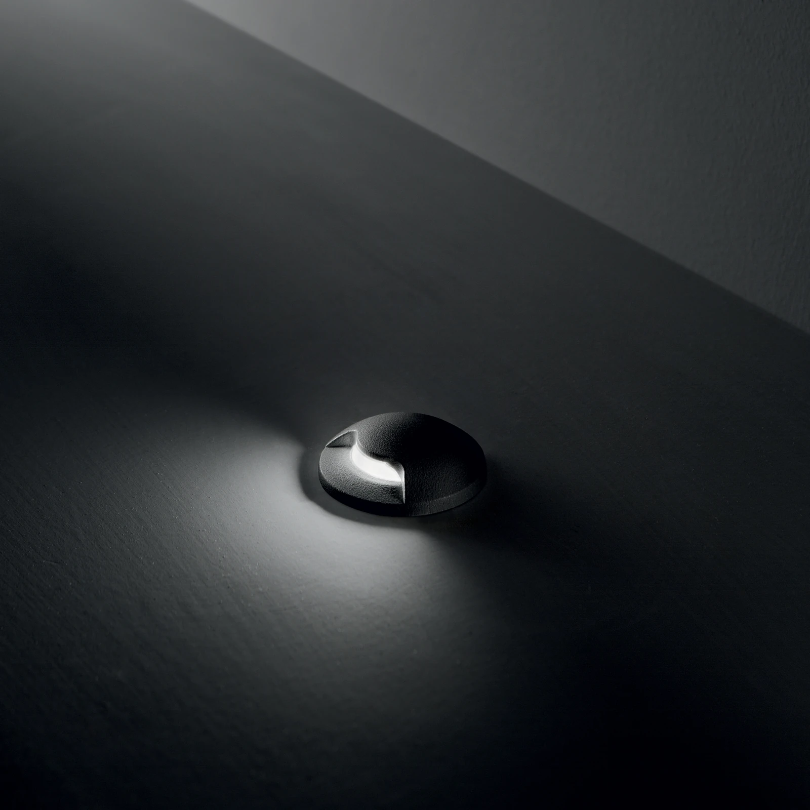 Way Fi D05.0 Round Single by Ideal Lux, installed