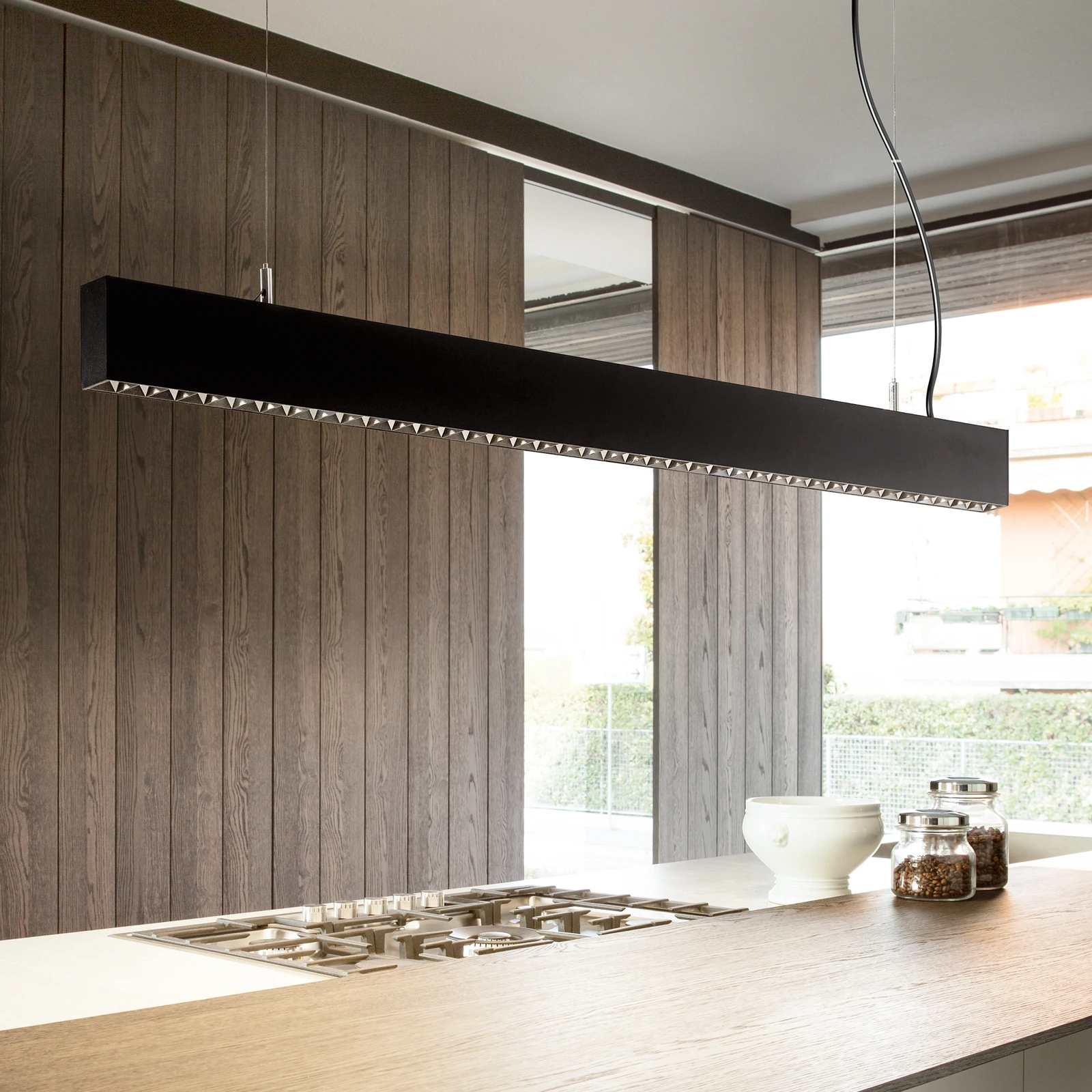 Steel SP2 D35 Bi-emission Accent 4000K Black installed in an interior
