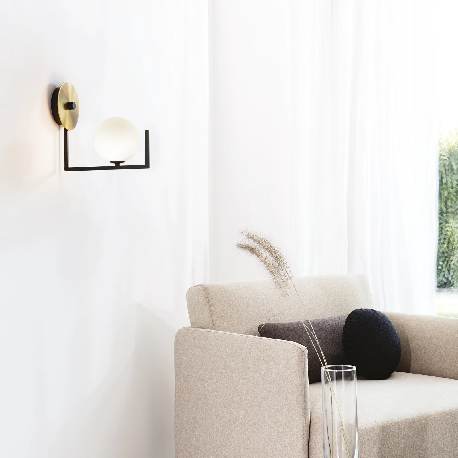 Birds AP1 by Ideal Lux, installed