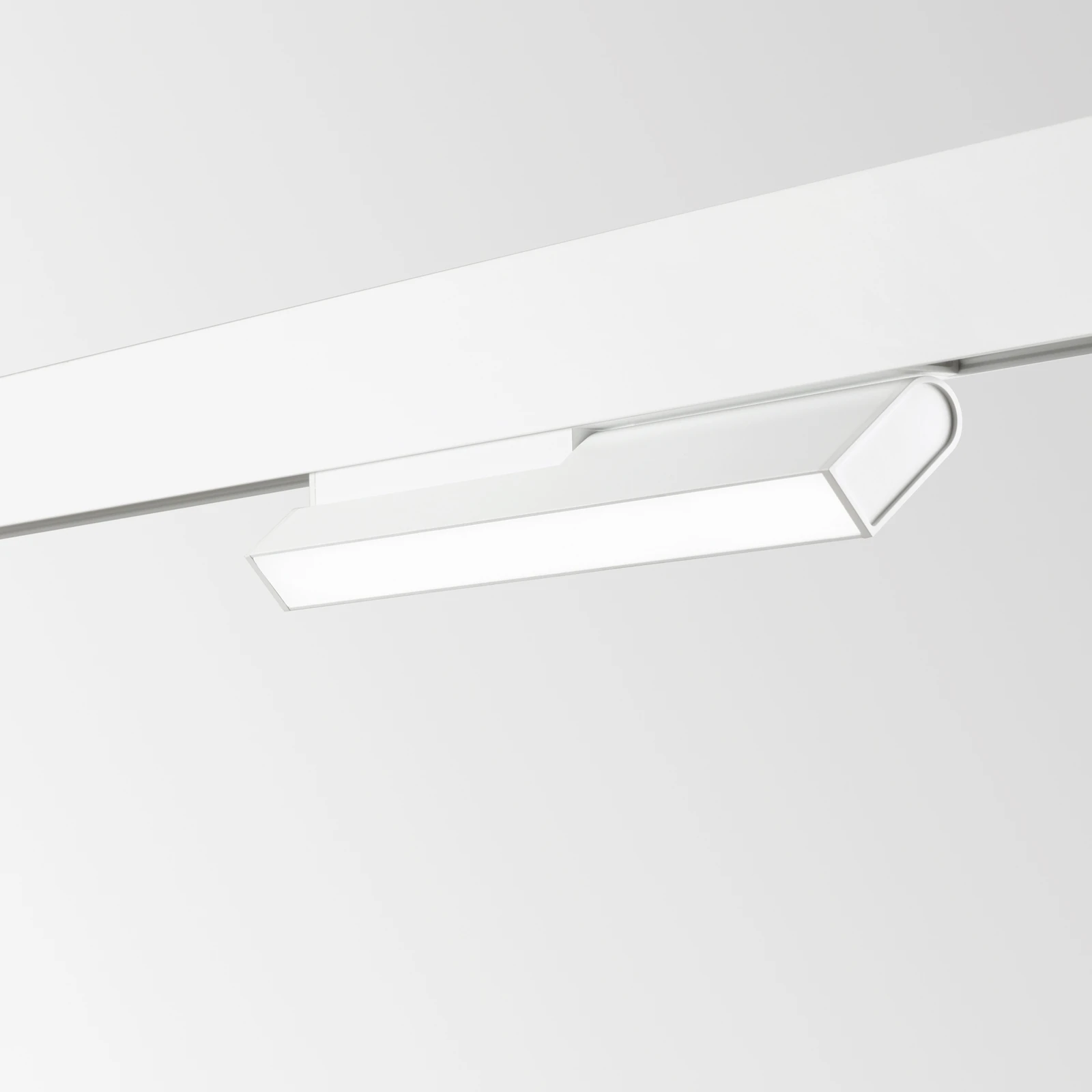 Ego Flexible Wide 07W 3000K DALI Wh installed in an interior