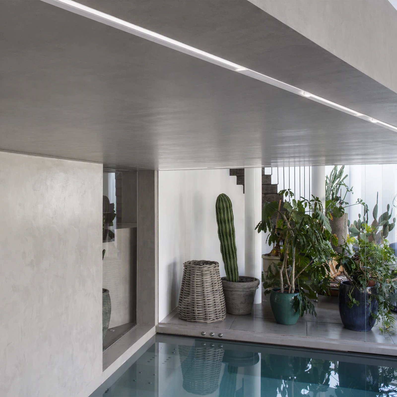 Ego Wide 07W 3000K DALI Wh installed in an interior