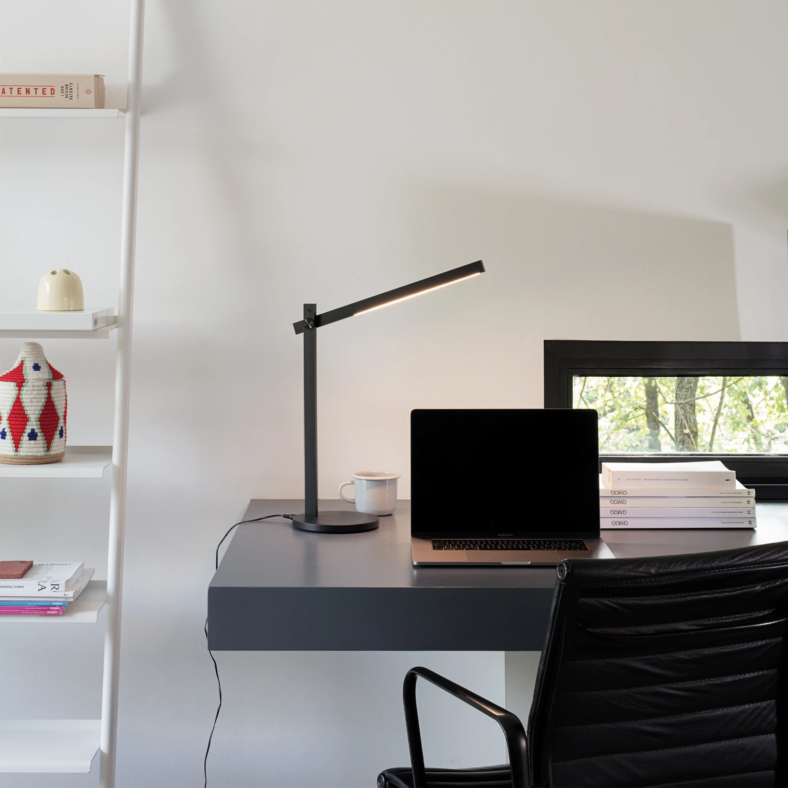Pivot TL Black installed in an interior