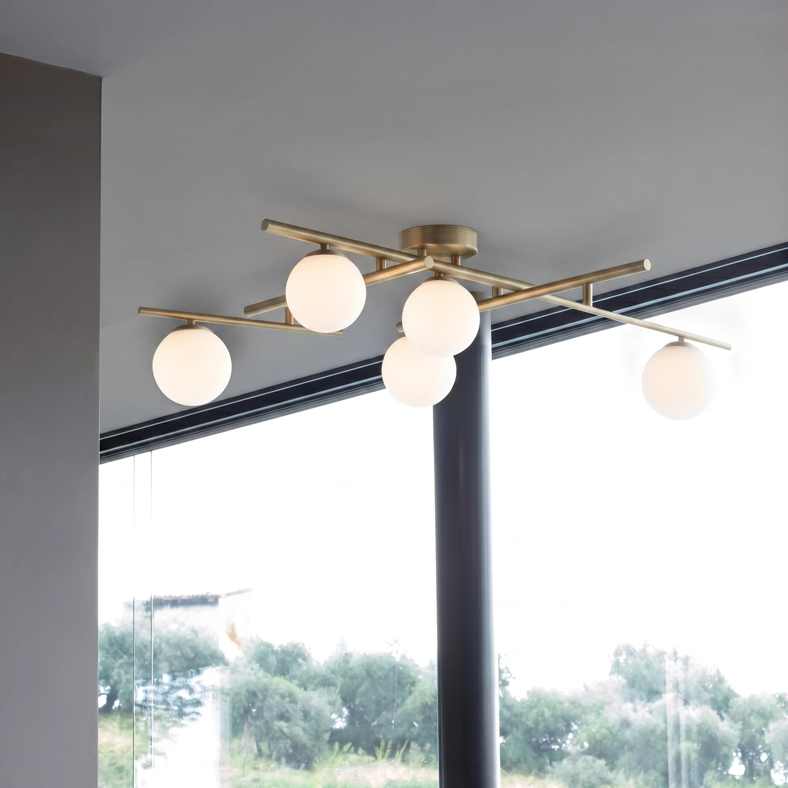 Atlas PL5 Gold installed in an interior
