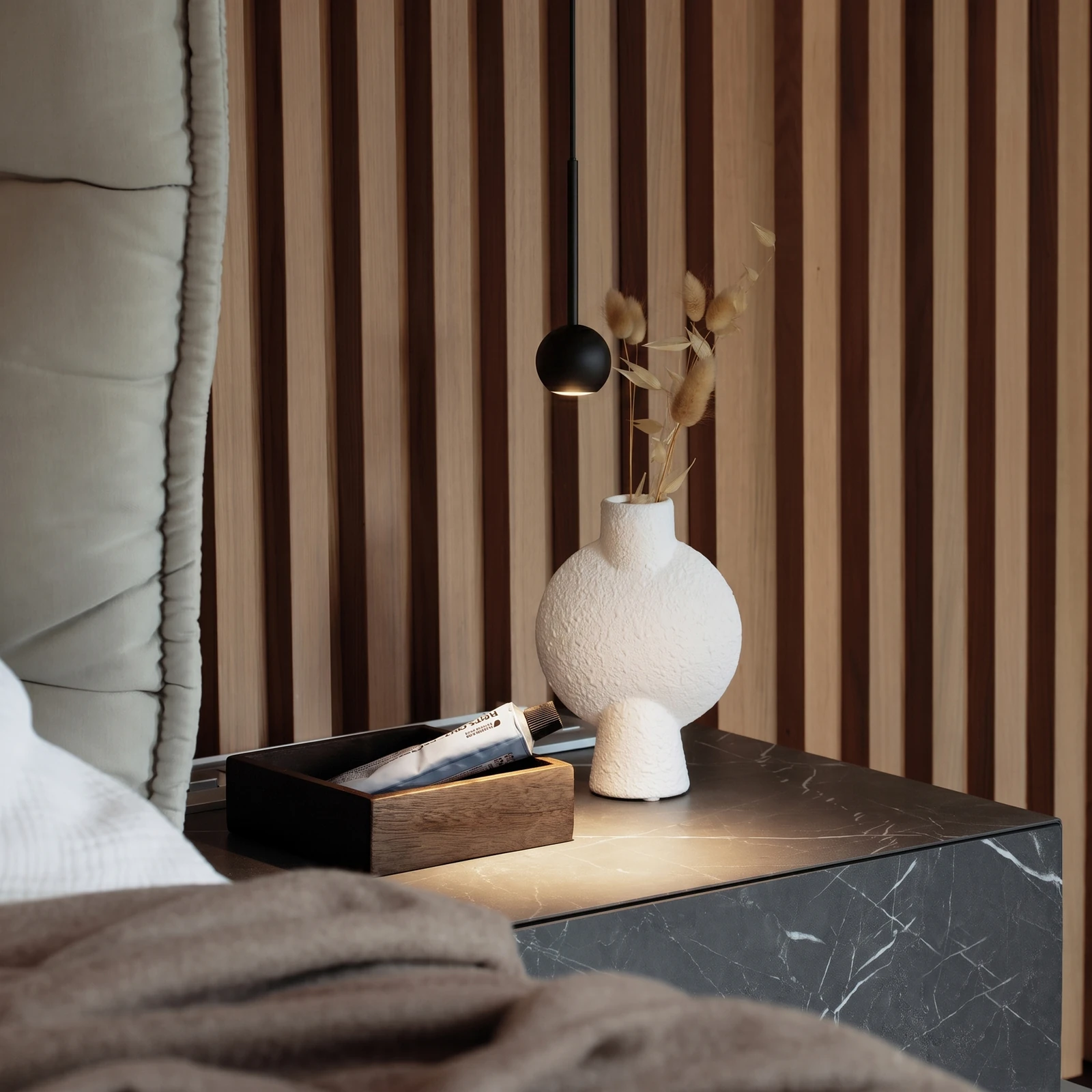 Archimede SP Cilindro Black installed in an interior