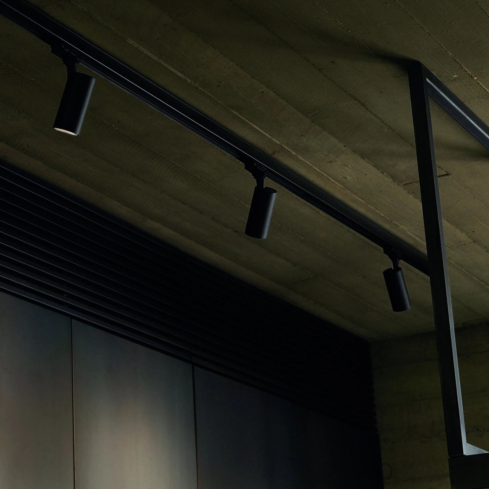 Link 1-phase Surface Track 2000mm installed in an interior
