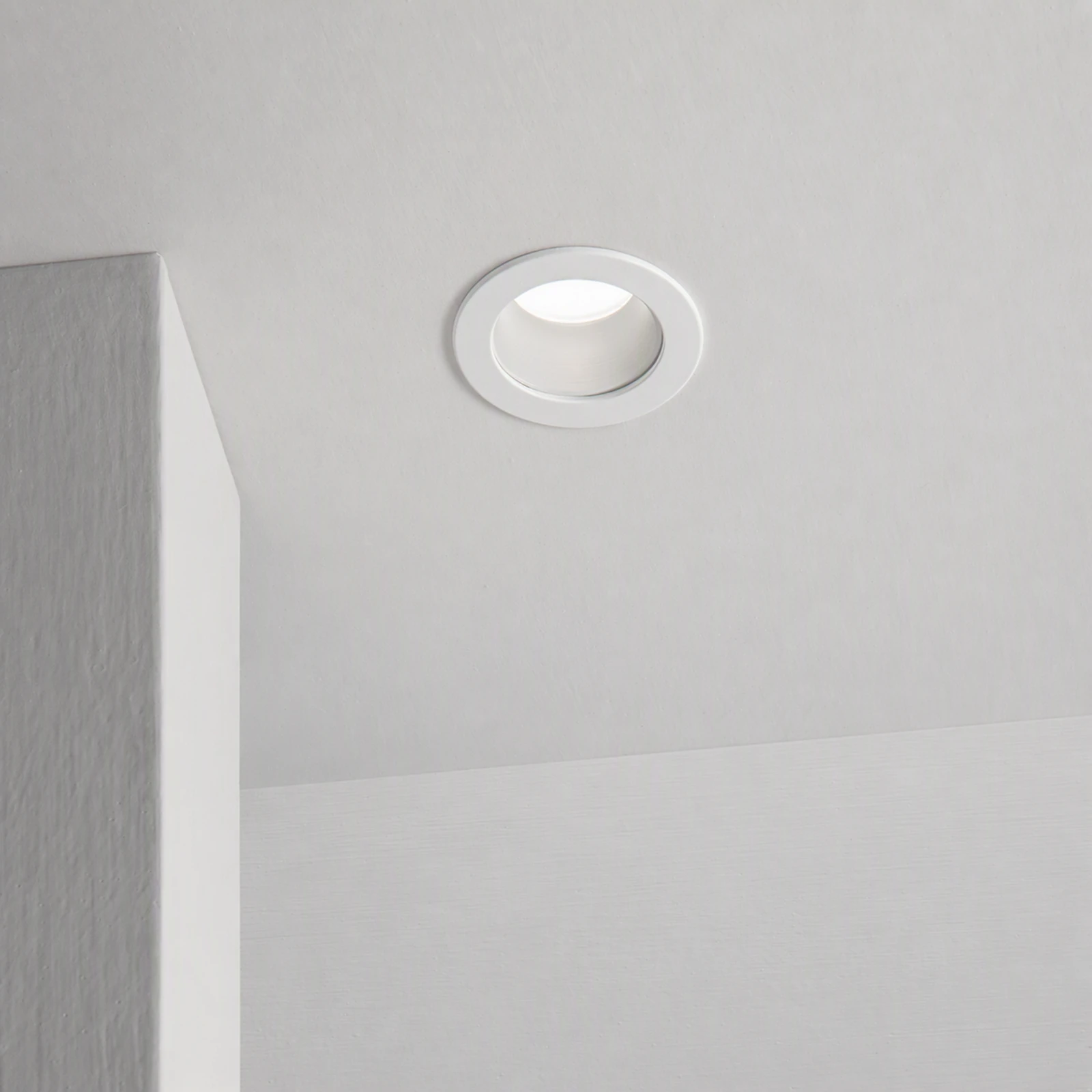 Quark Fi 12.0W 3000K (344812) installed in an interior