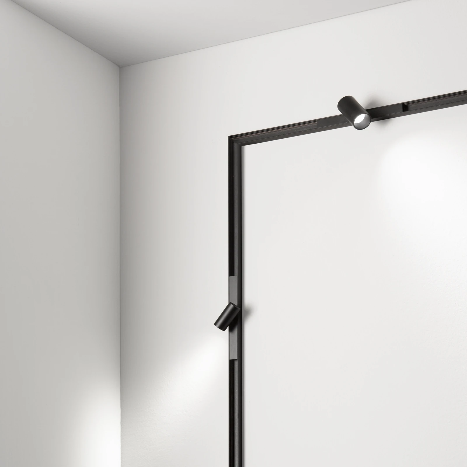 Stick Spot Single 03W 2700K installed in an interior