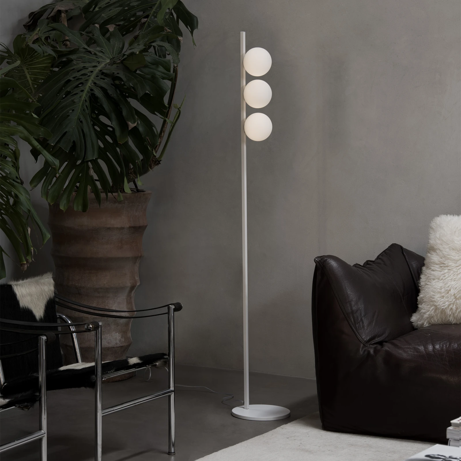 Binomio PT3 White installed in an interior