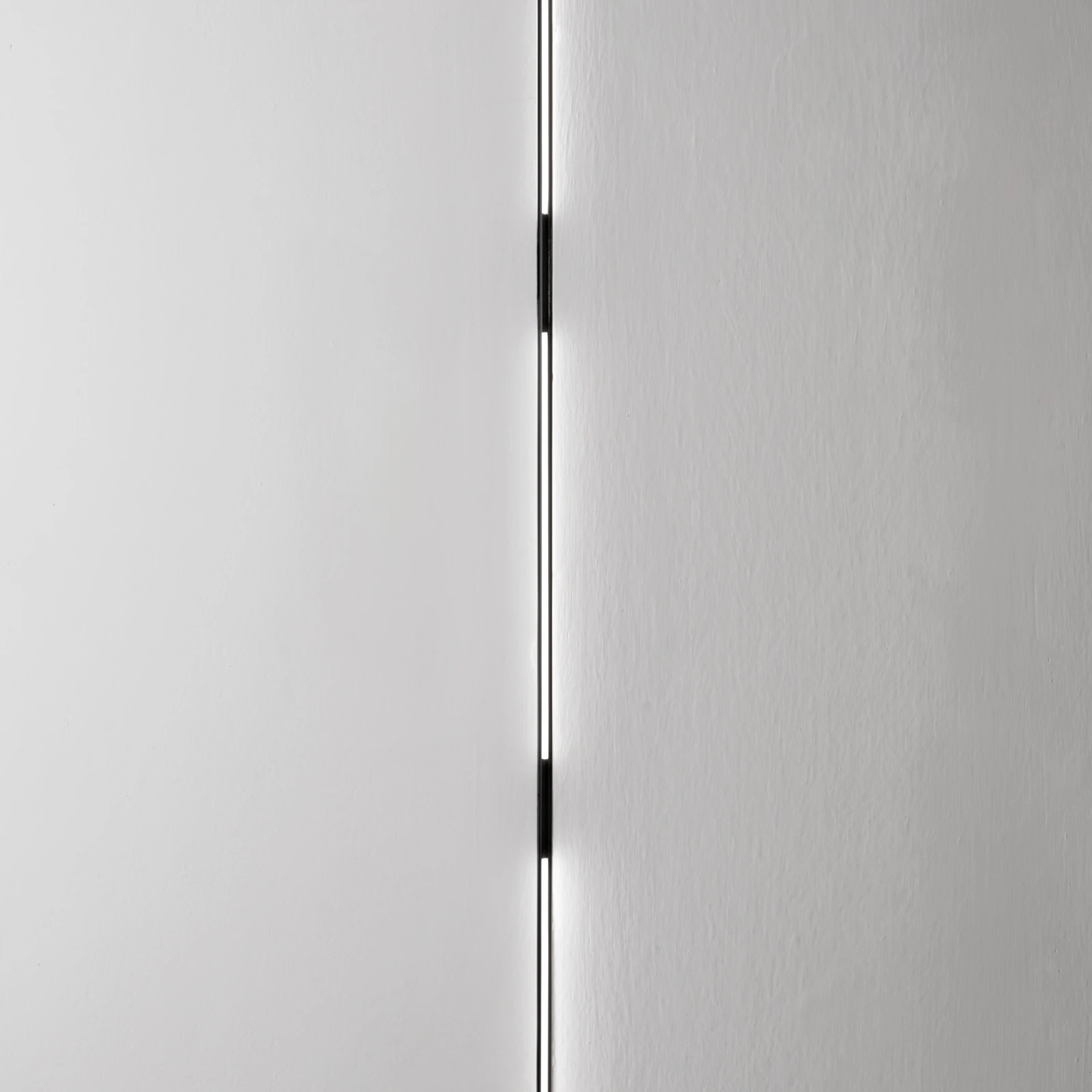 Deva Wide Inner 11W 4000K Black installed in an interior