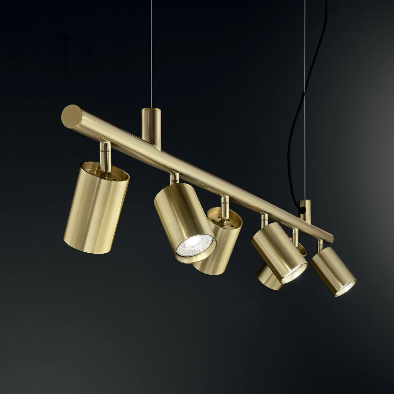 How to Choose Pendant Lights for a Kitchen Island